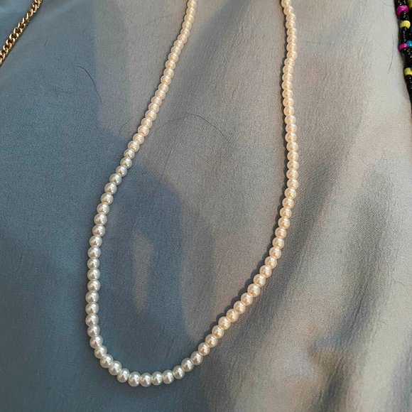 Faux Pearl necklace - 16" NWT - Picture 3 of 3